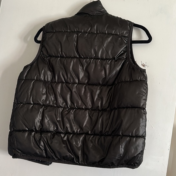 Old Navy Black Puffer Vest - Picture 3 of 3